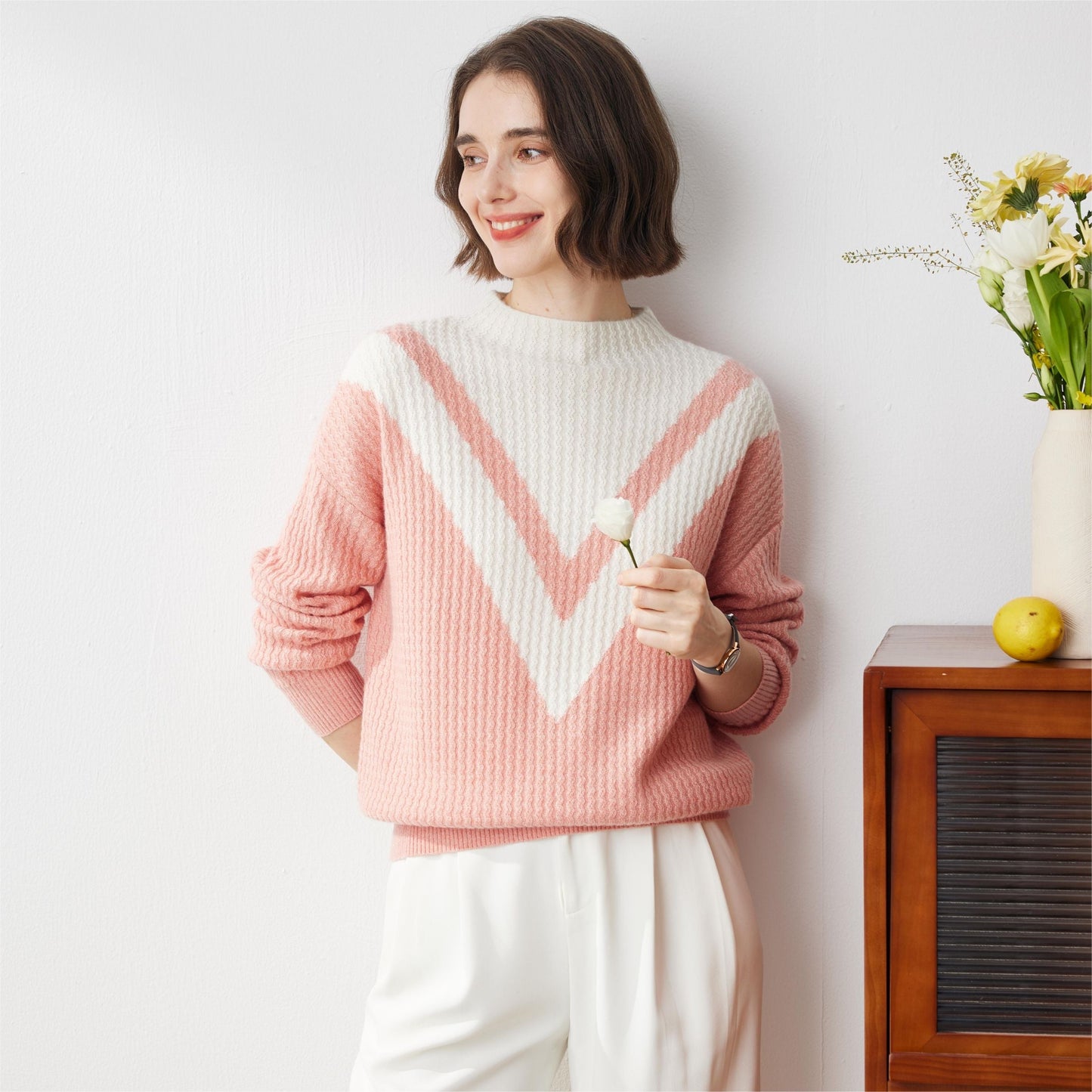 100% Cashmere Mock Neck Knitted Sweater