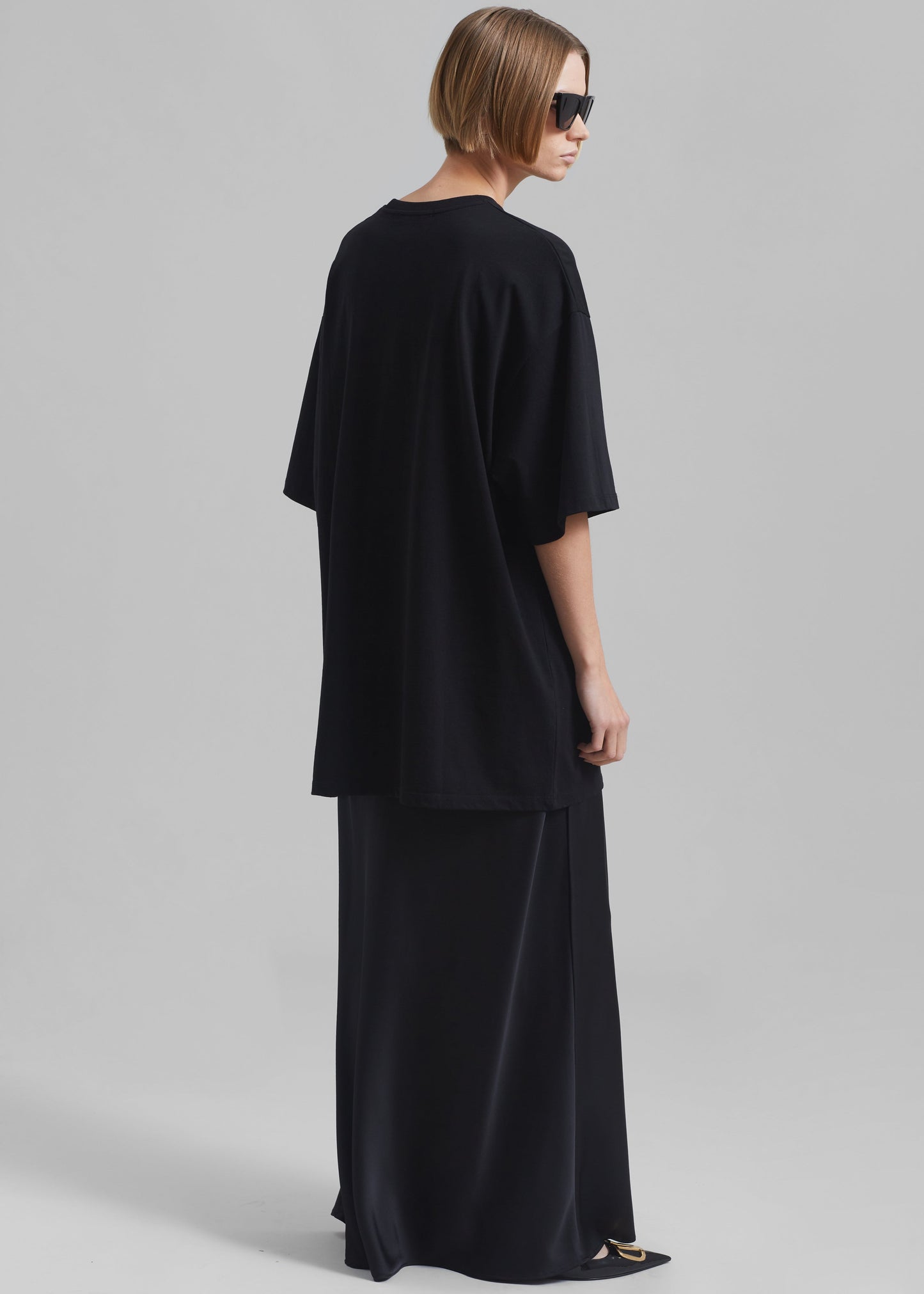 Avak Oversized Tee - Black