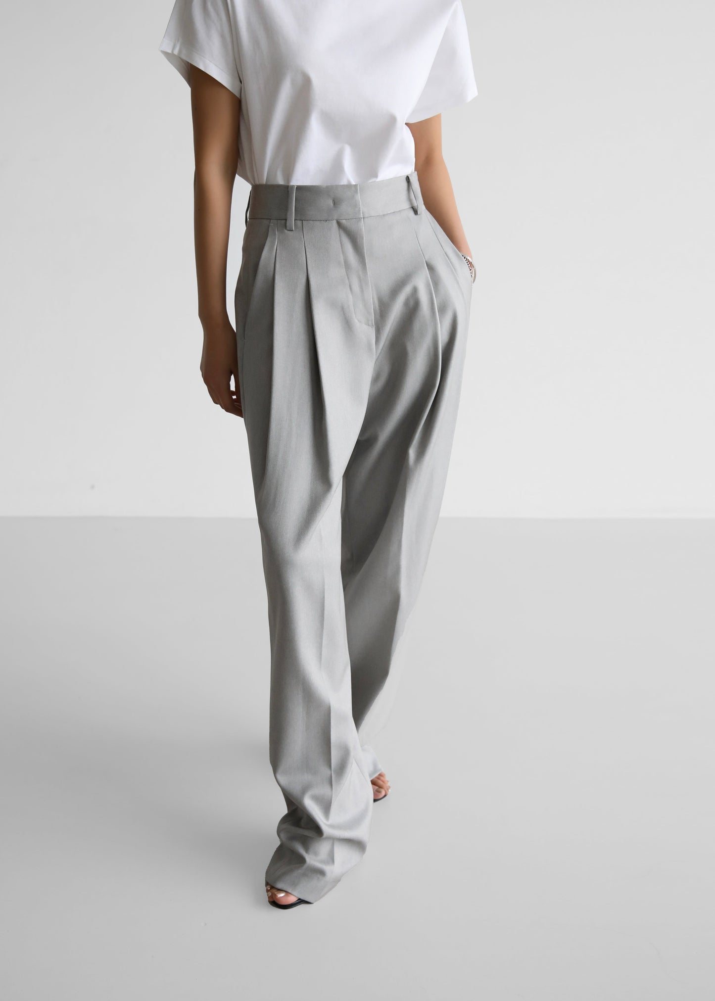 Cooper Pintuck Trousers - Grey