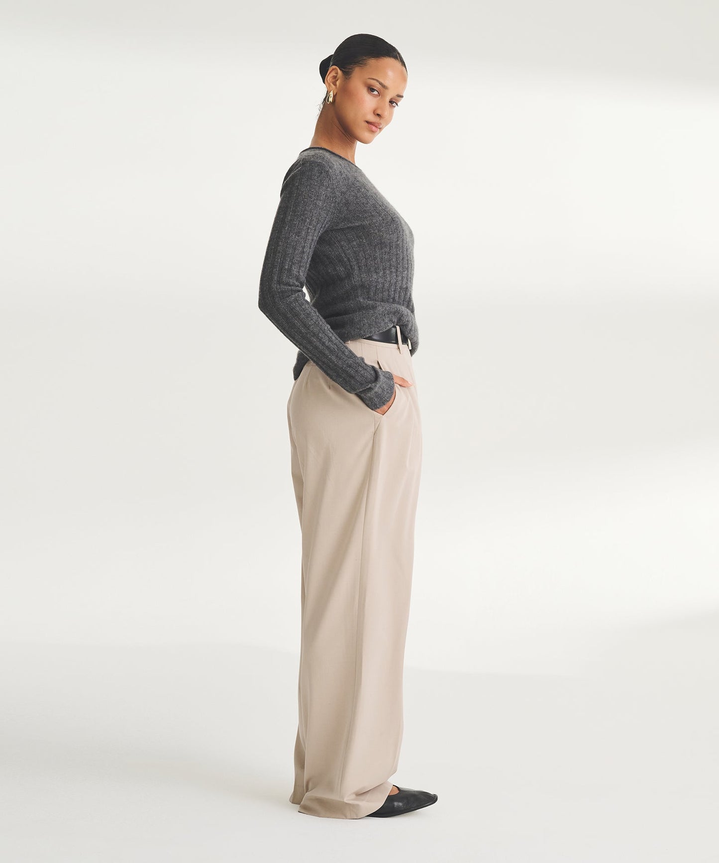 Lightweight Cashmere Ribbed Sweater