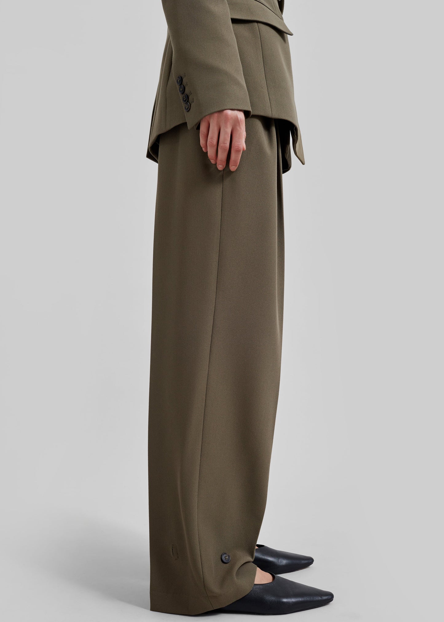 Dina Pleated Trousers - Khaki