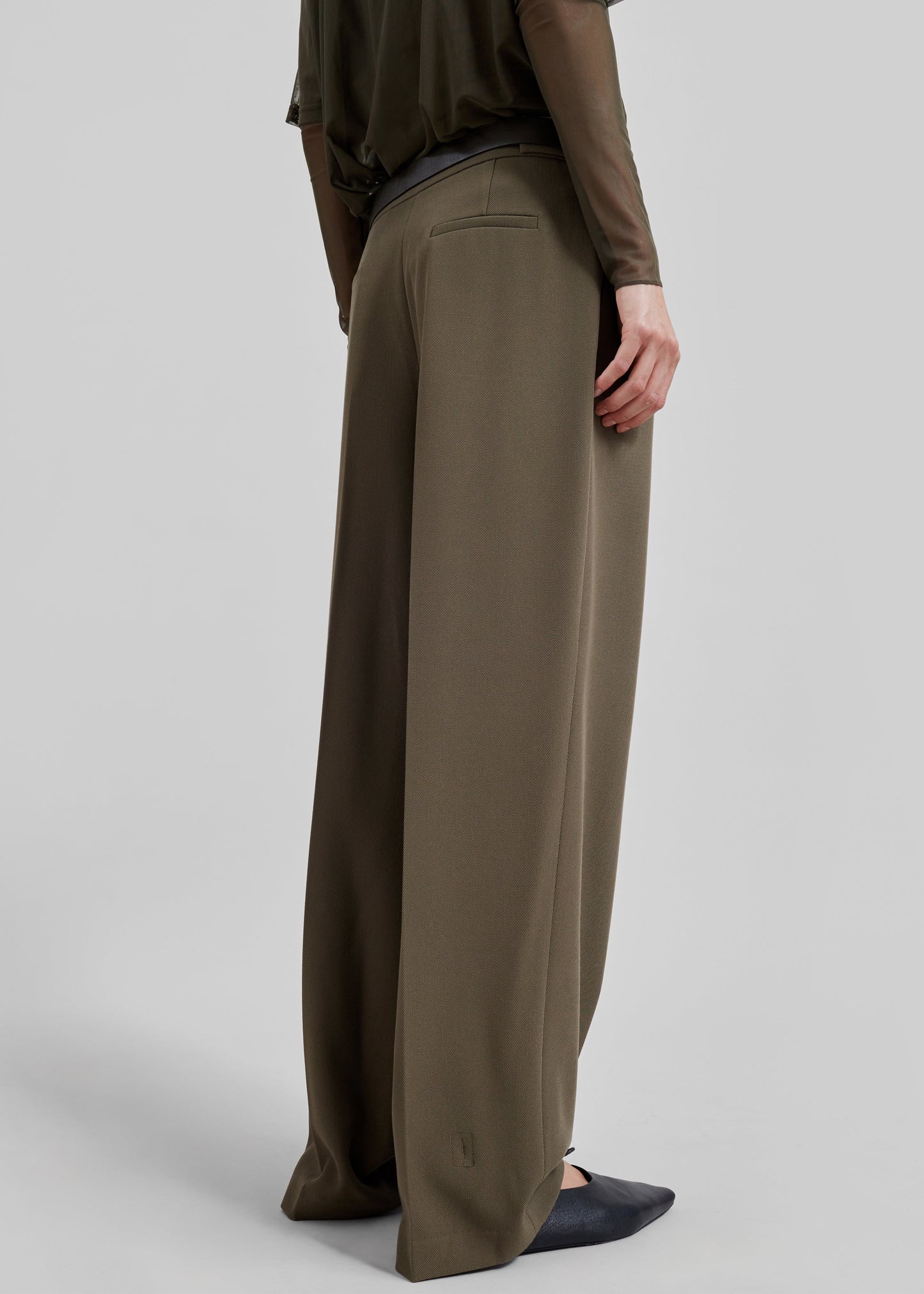 Dina Pleated Trousers - Khaki