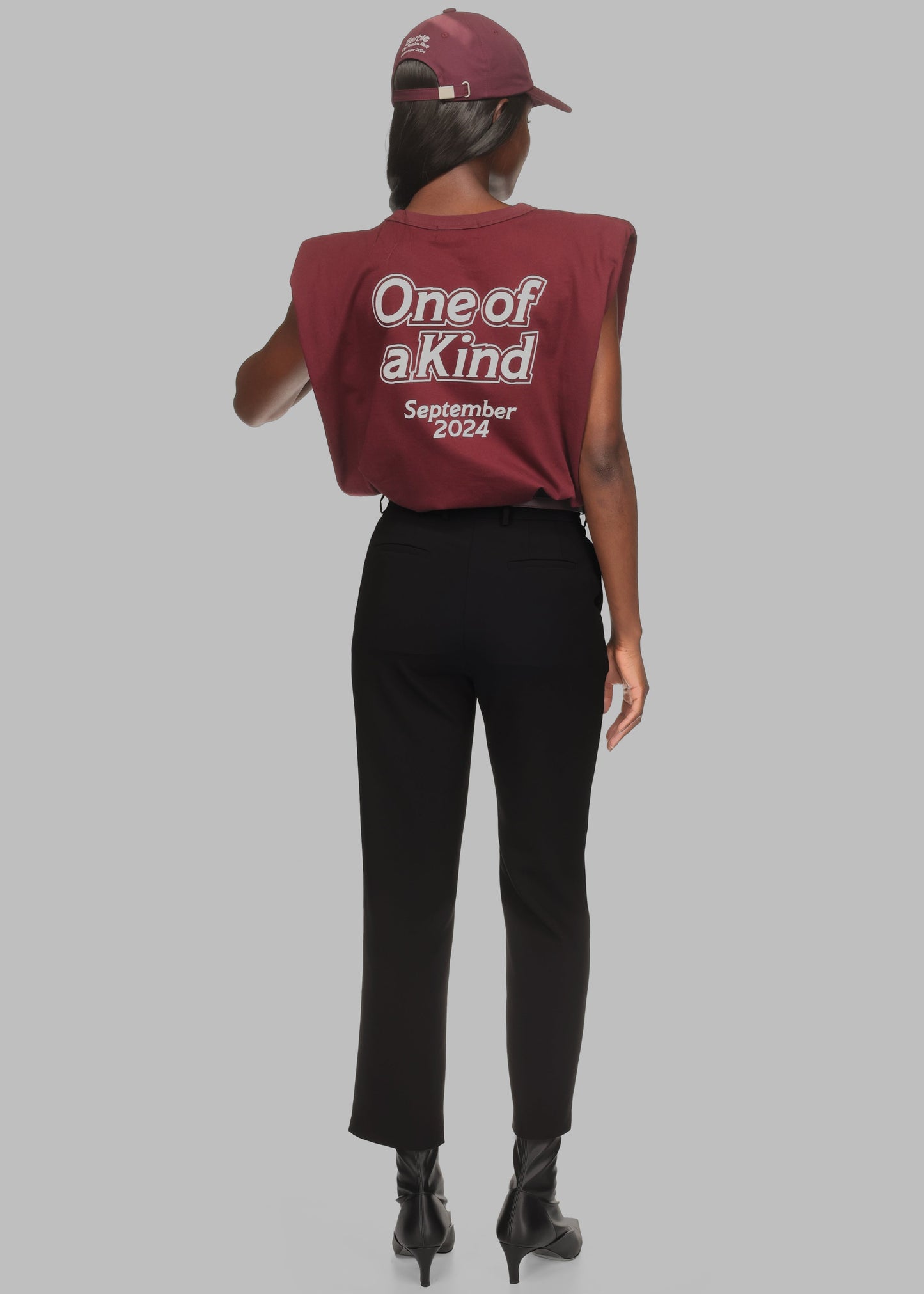 Eva Padded Shoulder Muscle T-Shirt x Barbie™ - Burgundy