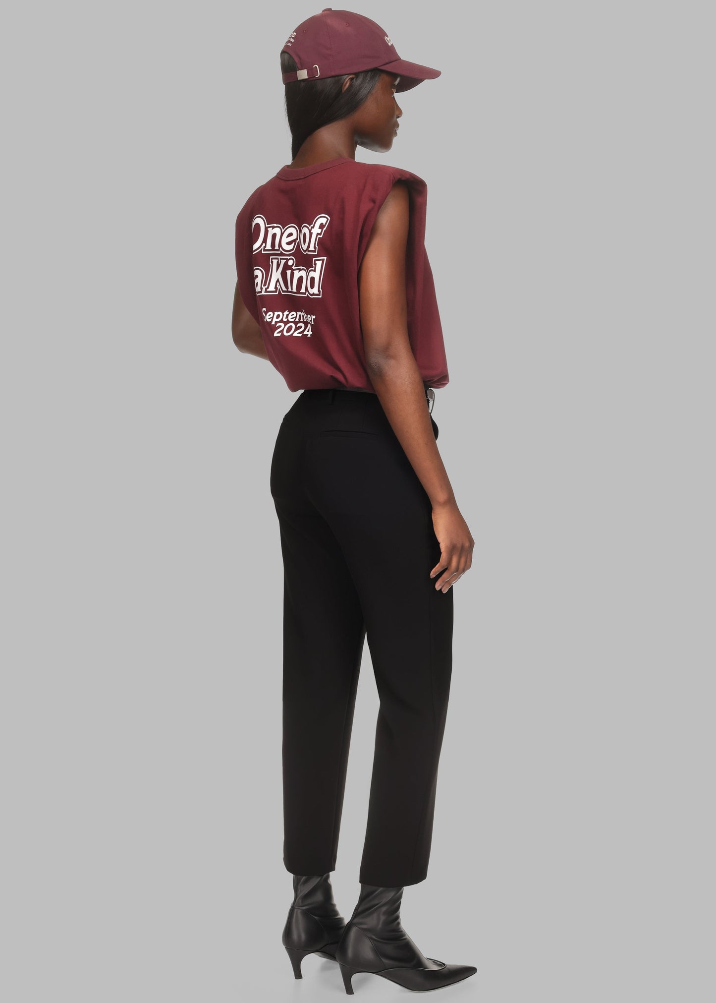 Eva Padded Shoulder Muscle T-Shirt x Barbie™ - Burgundy