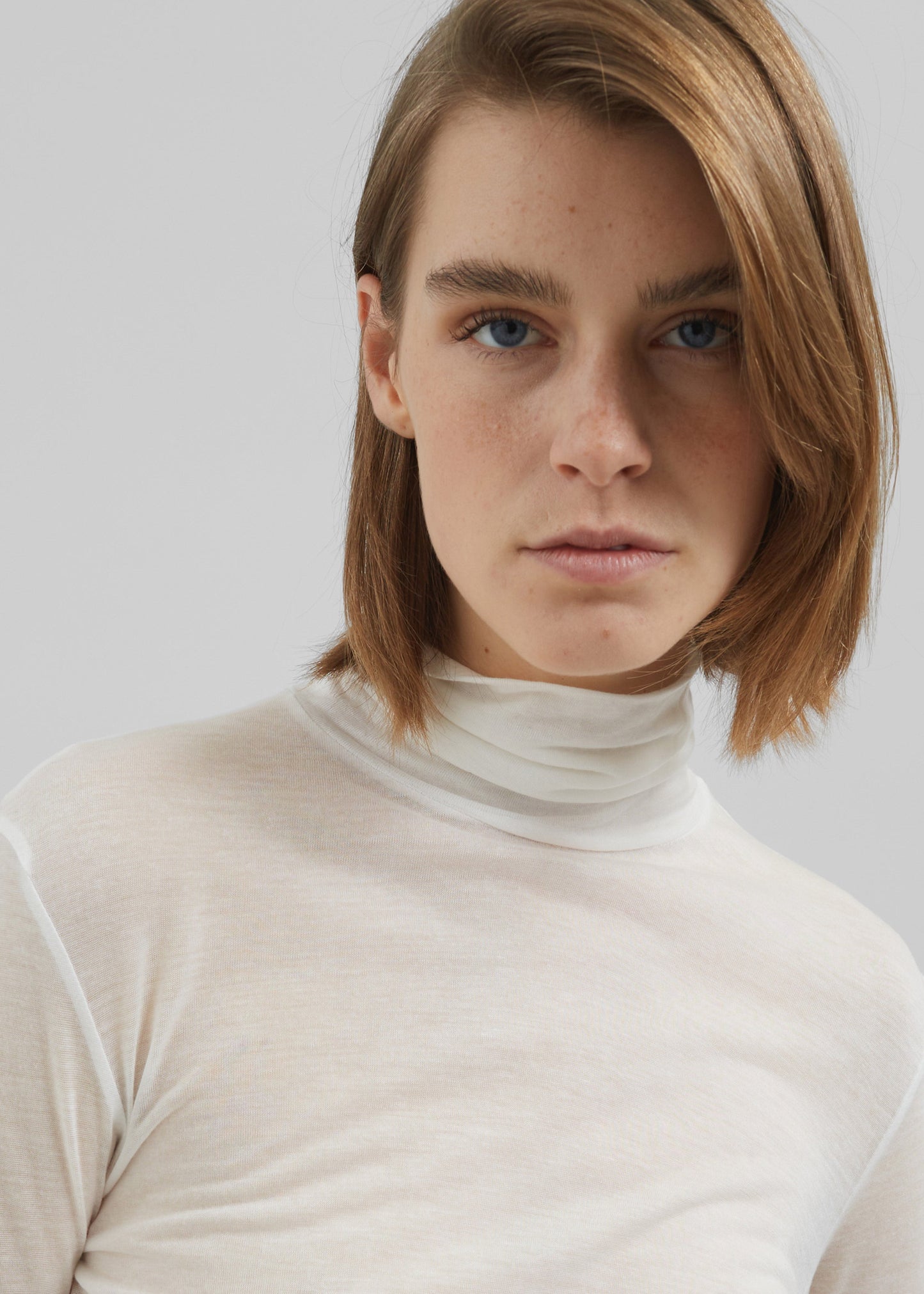 Evren Sheer Turtleneck - White