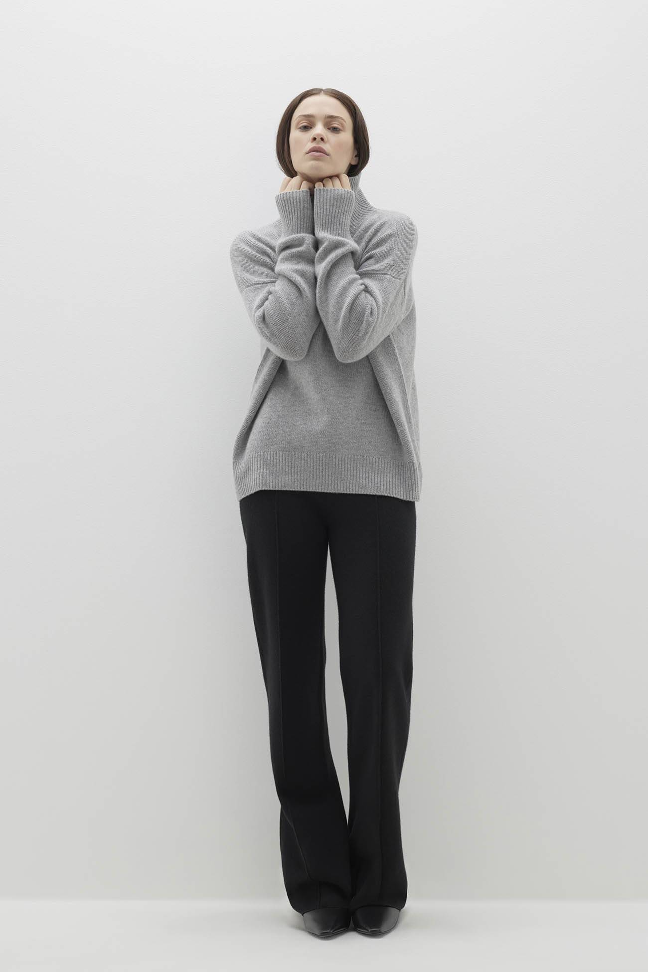 JOSLYN TURTLENECK CASHMERE SWEATER