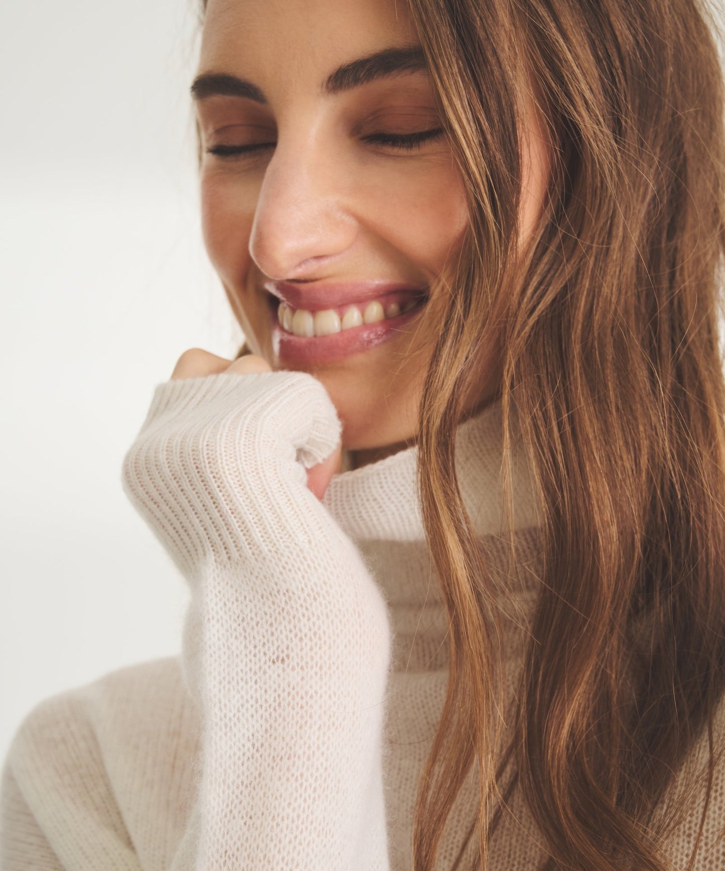 Featherweight Cashmere Turtleneck