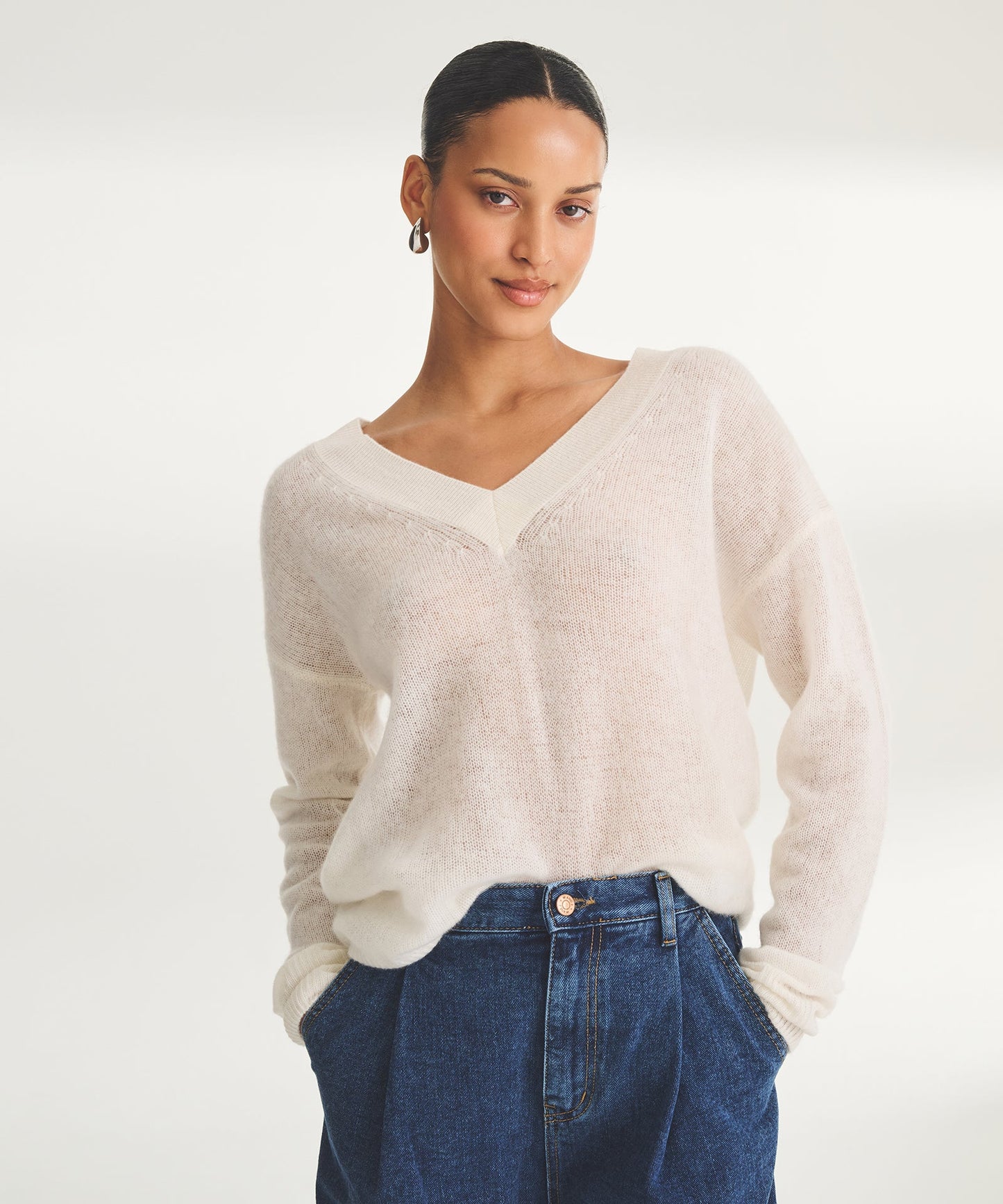 Featherweight Cashmere V-Neck