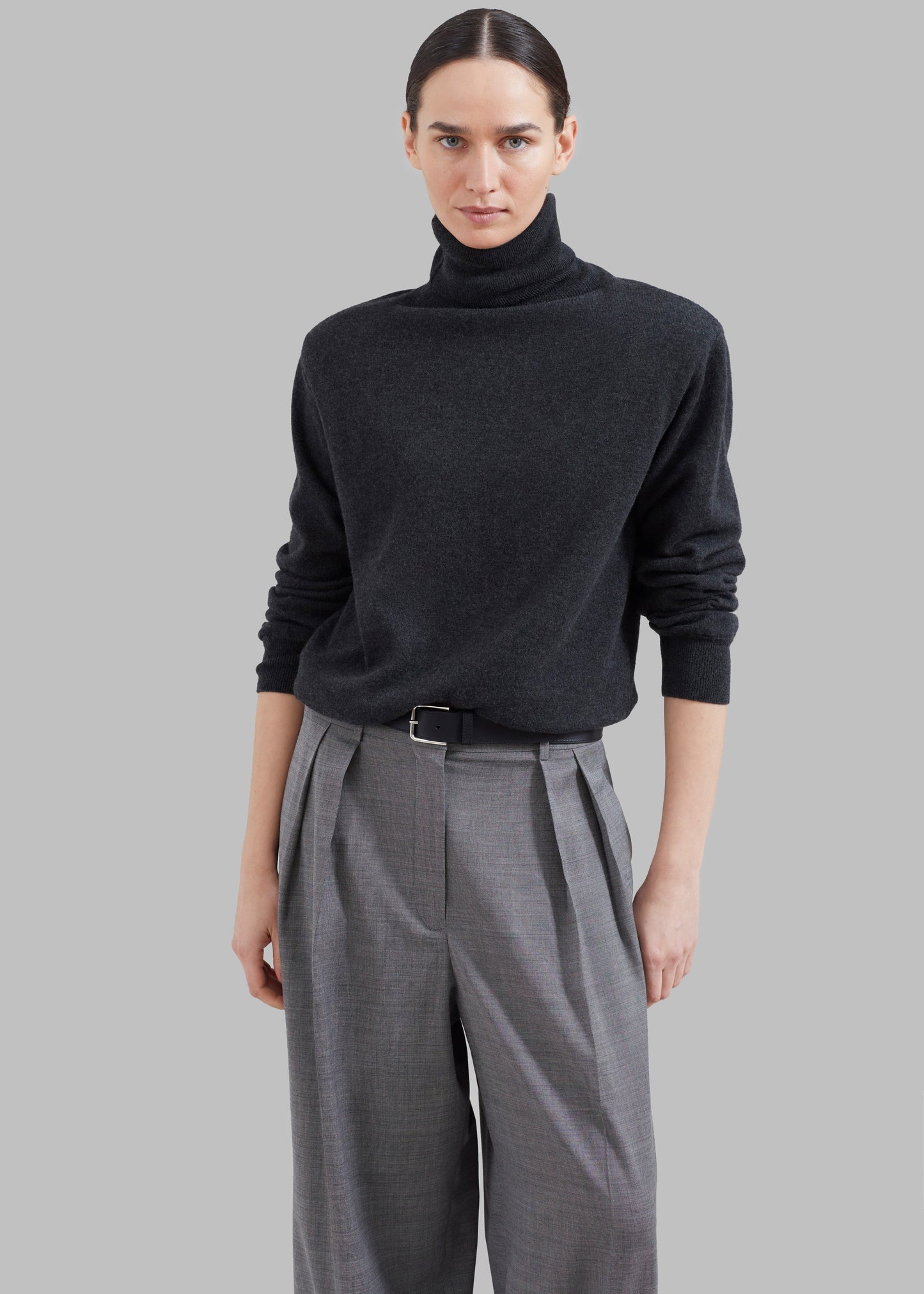 Ines Thin Padded Turtleneck - Charcoal