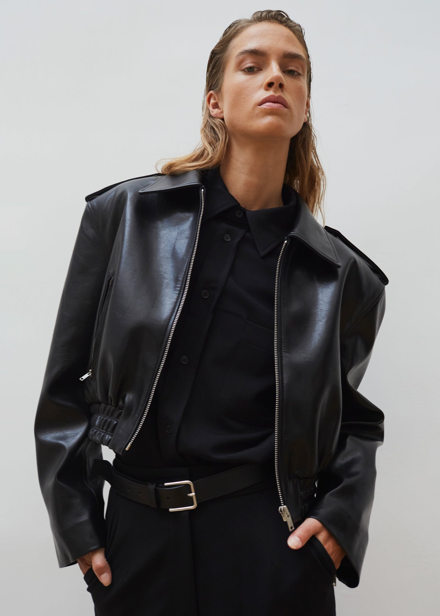 Kaia Cropped Bomber - Black