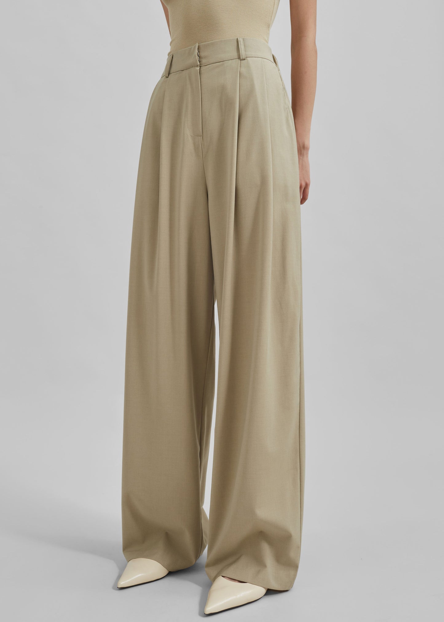 Livvy Pleated Trousers - Beige