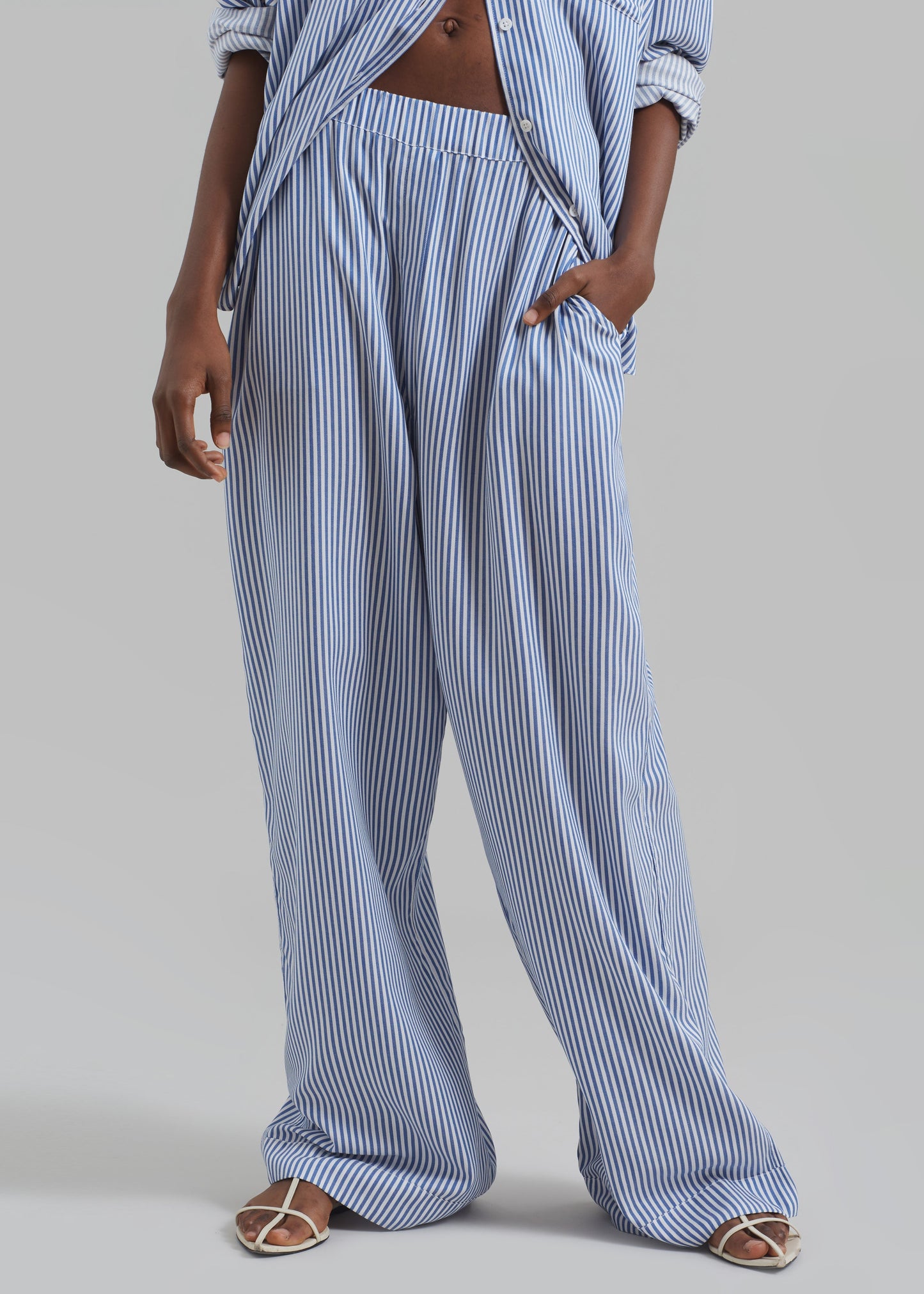 Mirca Fluid Elastic Pants - White/Blue Stripe