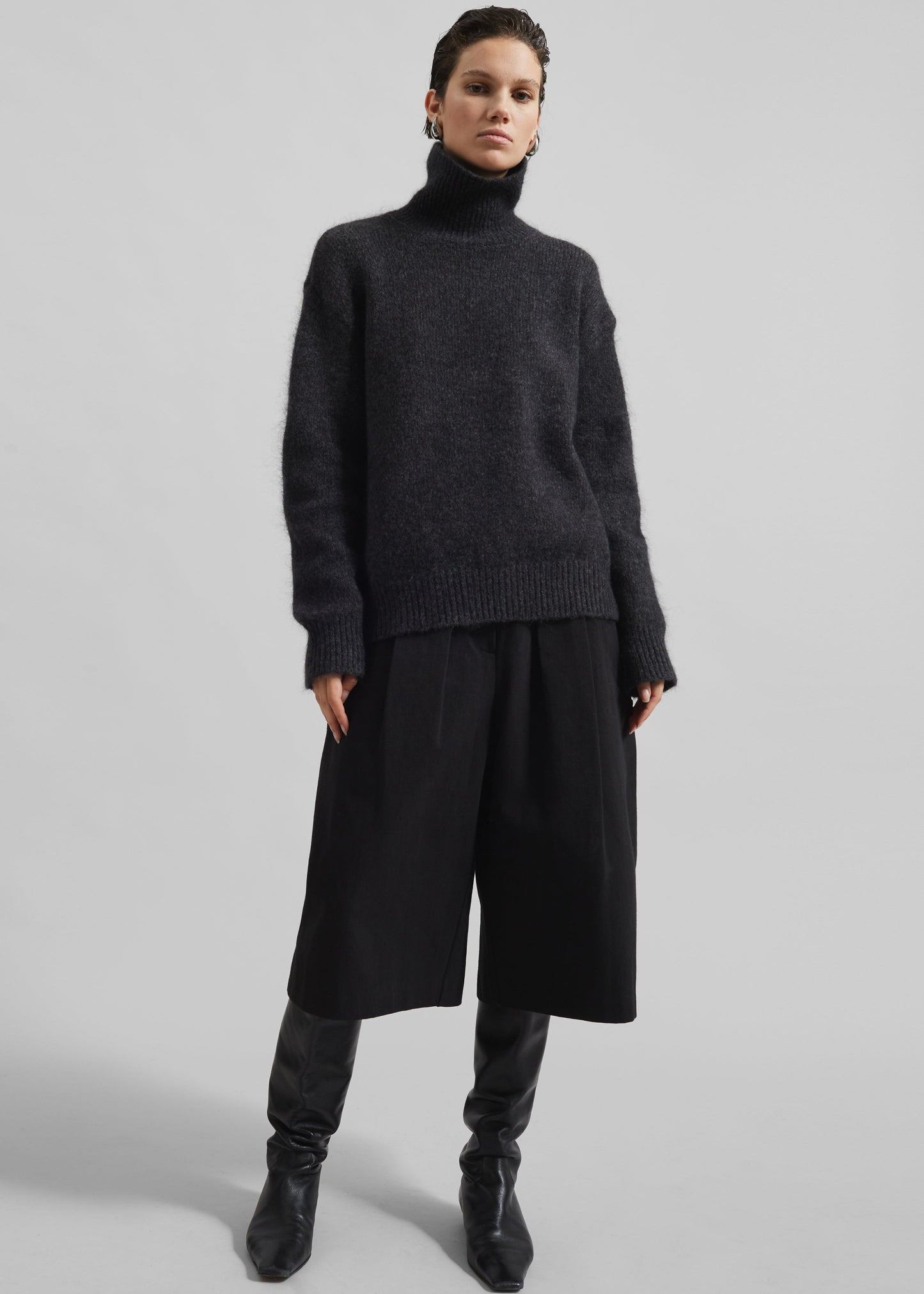 Moaen Turtleneck Sweater - Charcoal