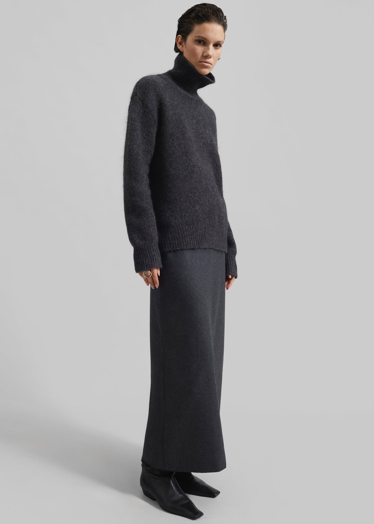 Moaen Turtleneck Sweater - Charcoal