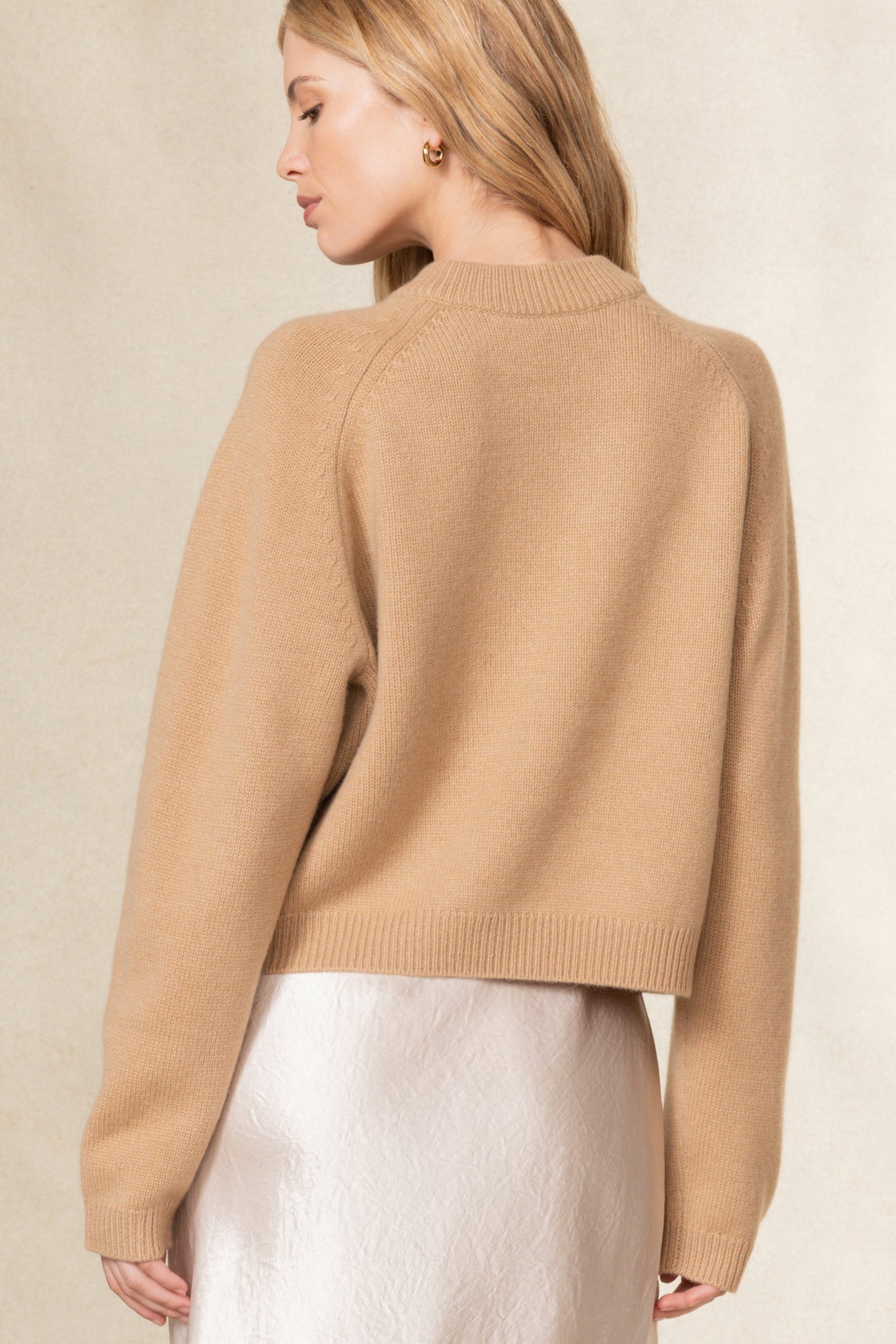 VITTORIA V-NECK CASHMERE SWEATER