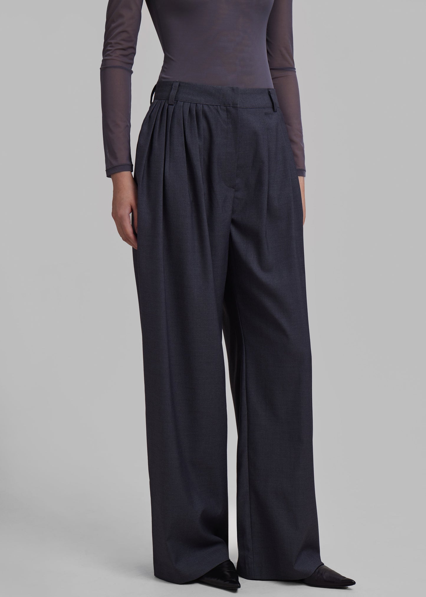 Nyla Pleated Pants - Charcoal