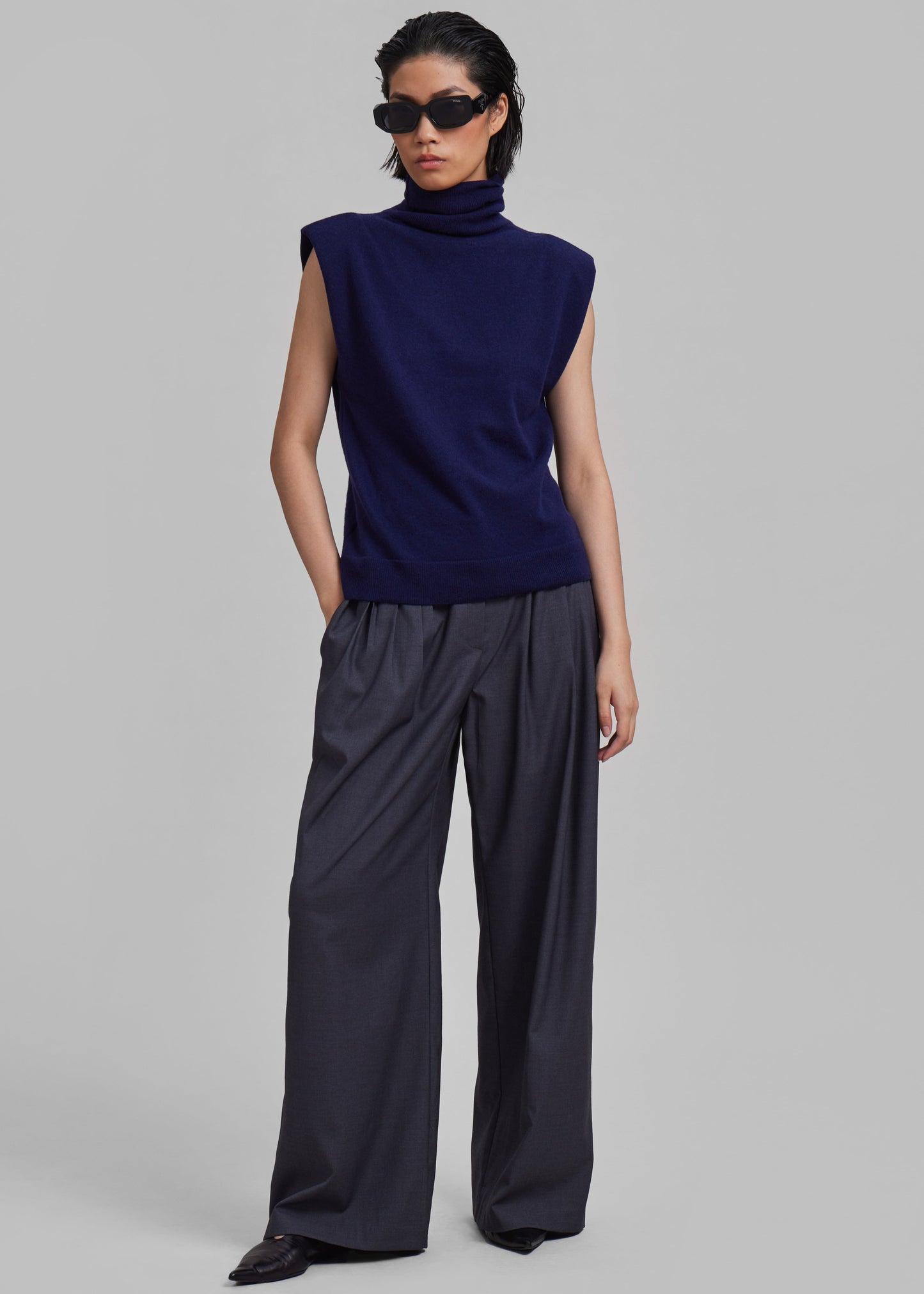 Nyla Pleated Pants - Charcoal