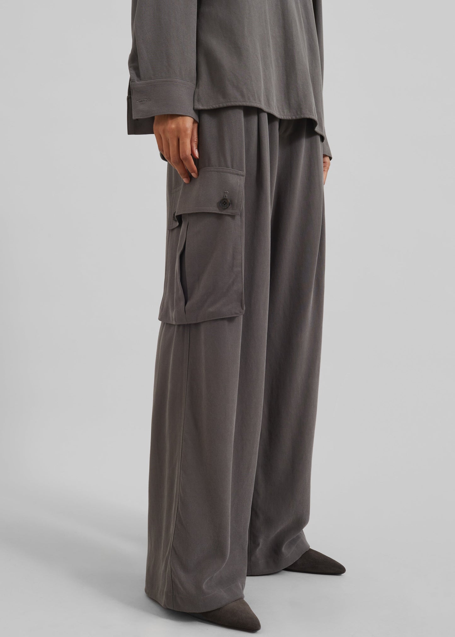 Nyro Cargo Pants - Charcoal