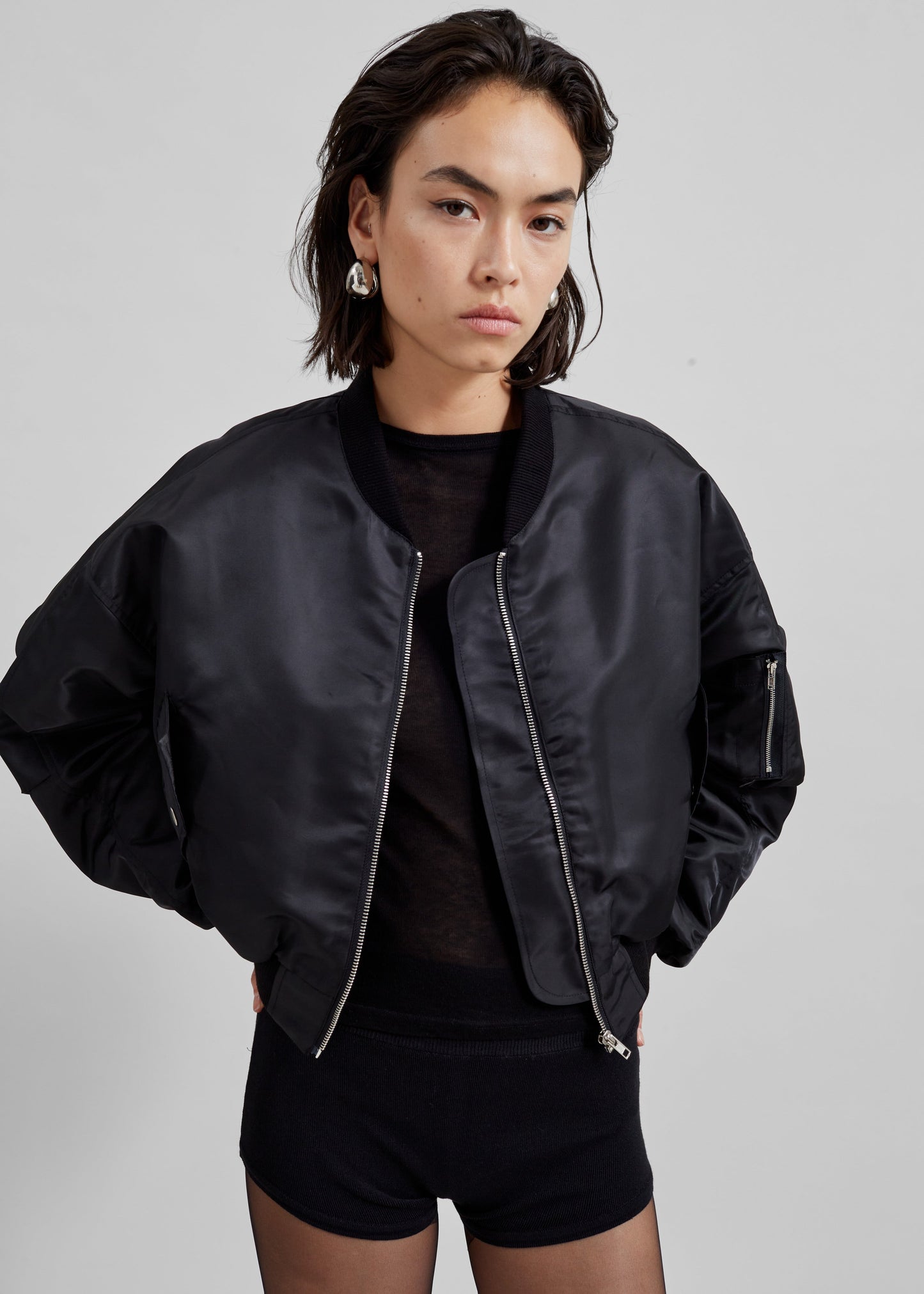 Sana Oversized Cropped Bomber x Barbie™ - Black