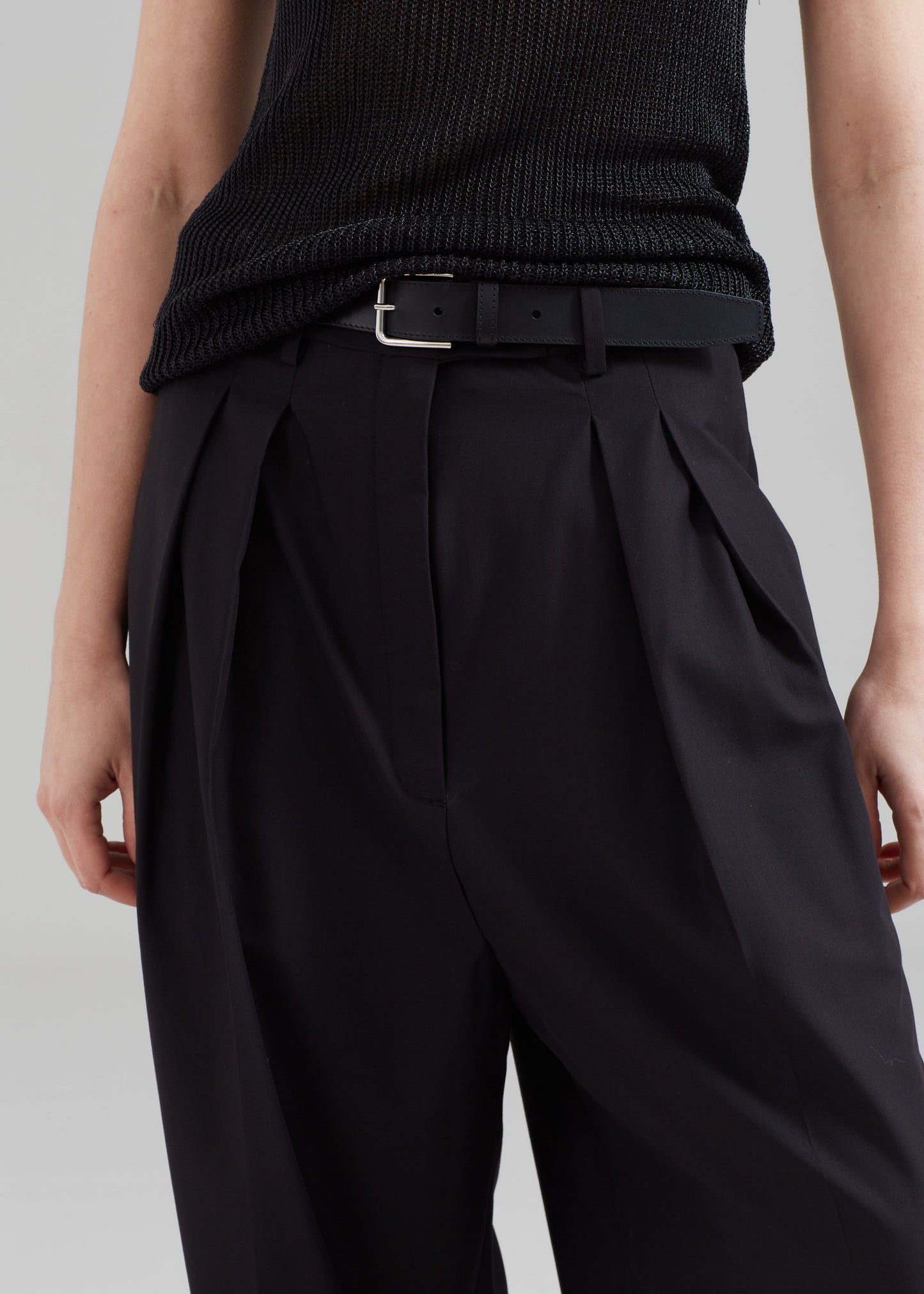 Sion Pintuck Trousers - Black