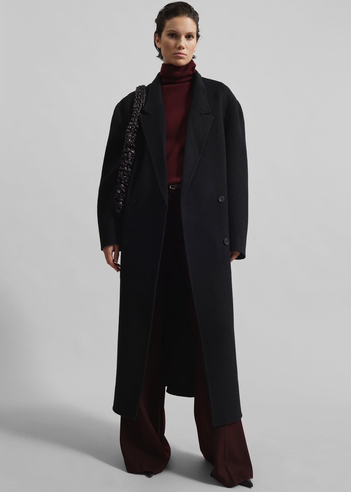 Veonce Oversized Wool Coat - Black