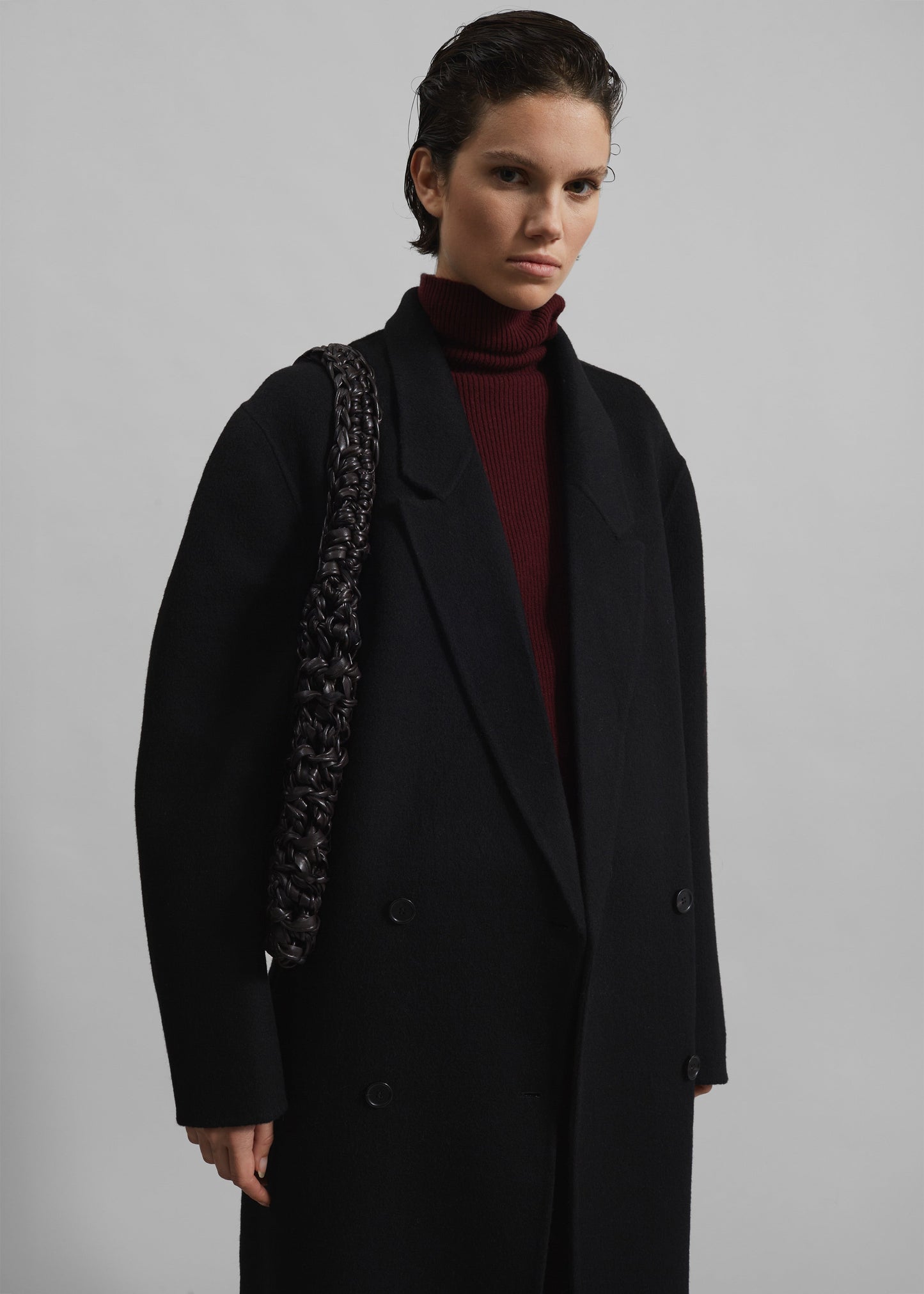 Veonce Oversized Wool Coat - Black