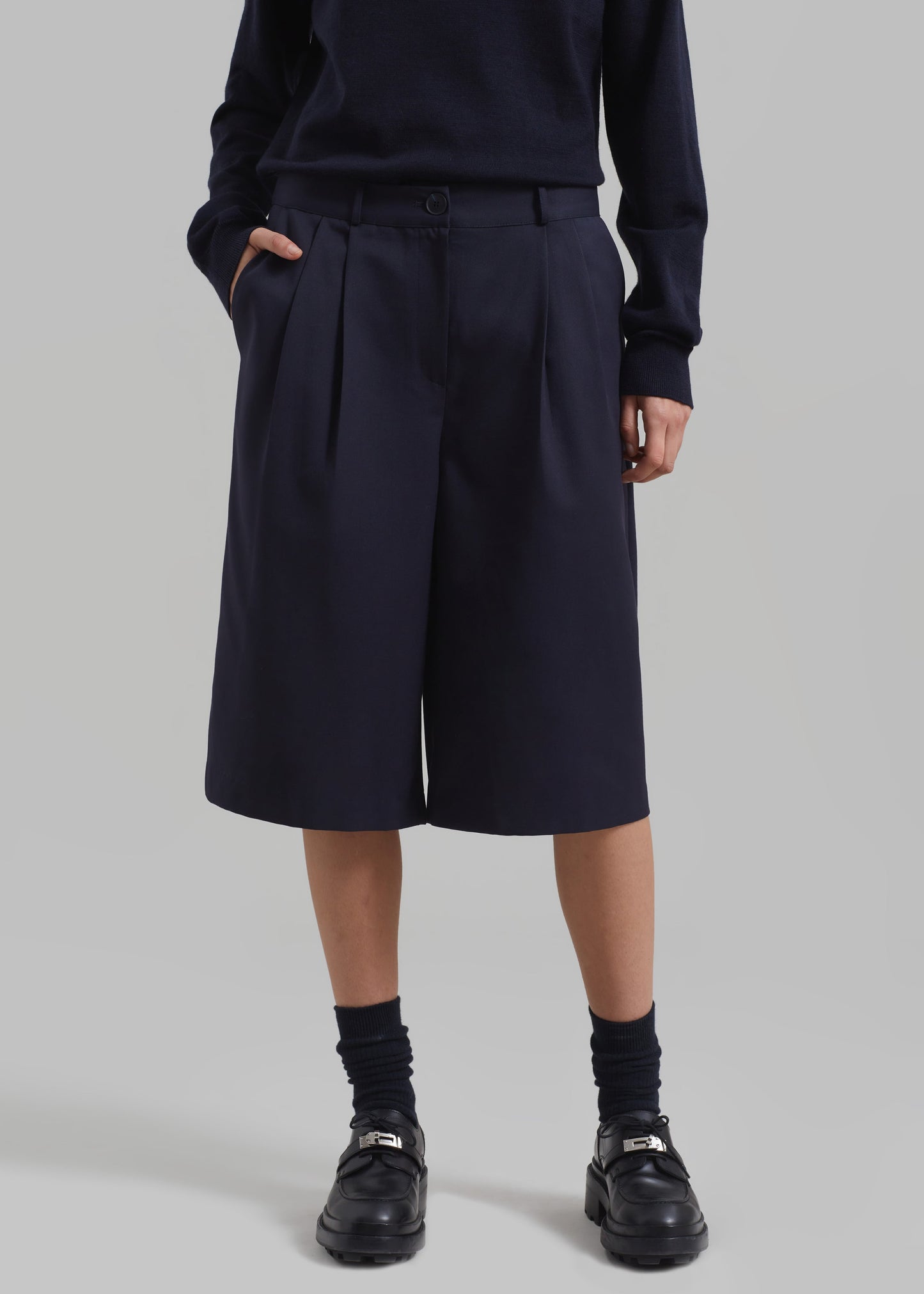 Wilma Pleated Bermuda Shorts - Navy