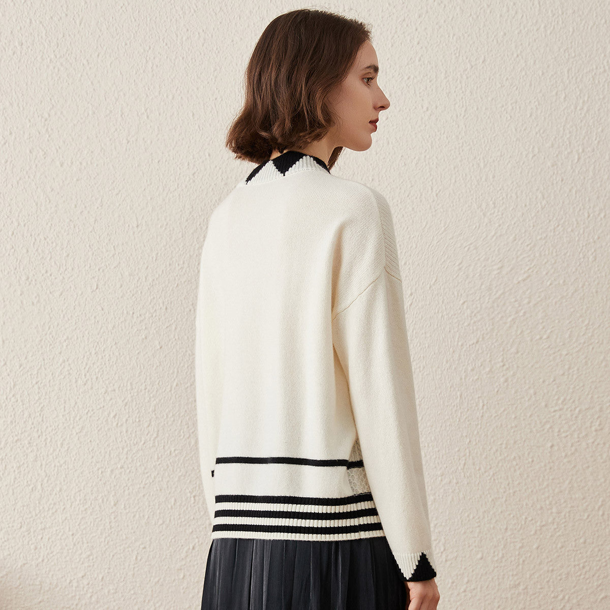 100% Cashmere Contrast Jacquard Mock Neck Sweater