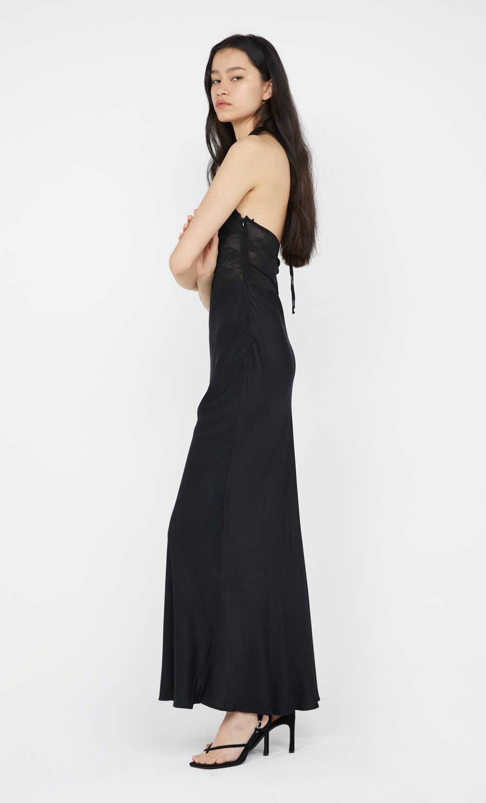 AKARI HALTER DRESS - BLACK