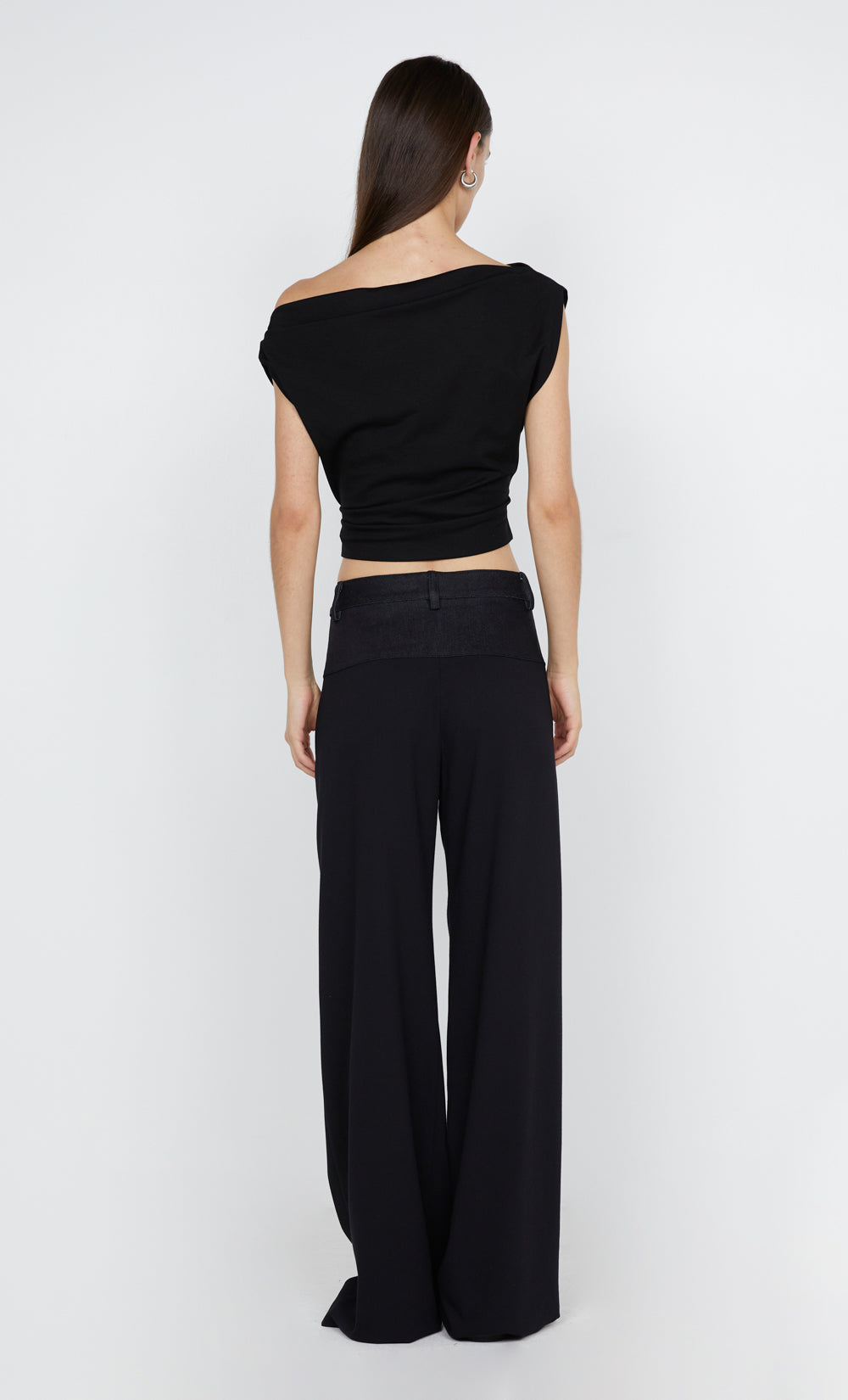 SORAYA BOAT NECK TOP - BLACK