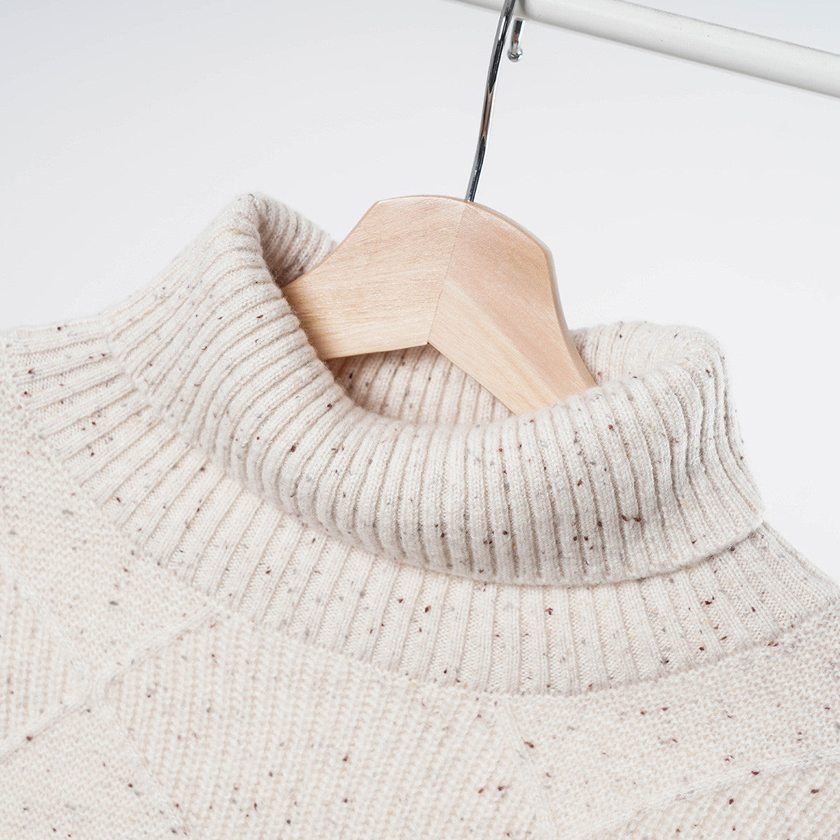 100% Cashmere Cozy Diamond Knit Turtleneck Sweater